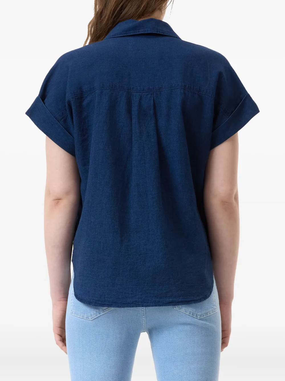 CLOSED SLEEVELESS SHIRT