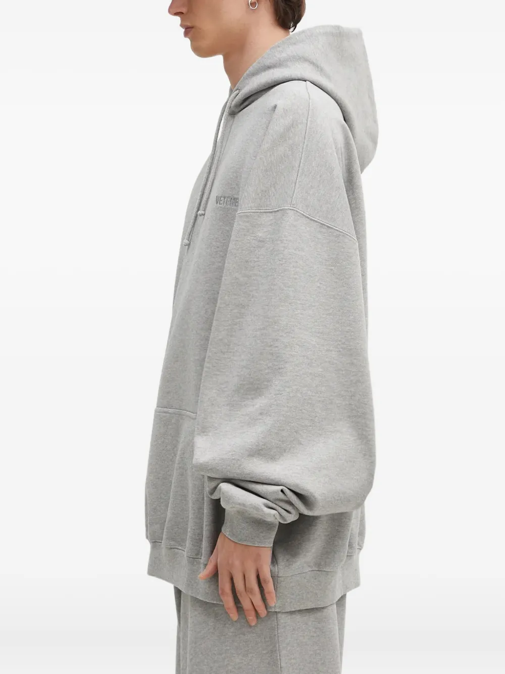 VETEMENTS logo-embroidered hoodie Grijs