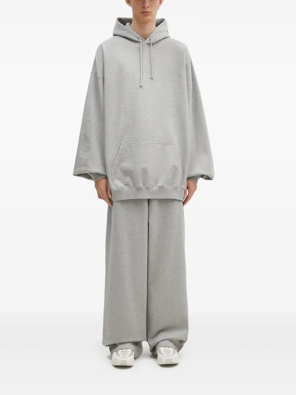 VETEMENTS logo-embroidered hoodie Grijs