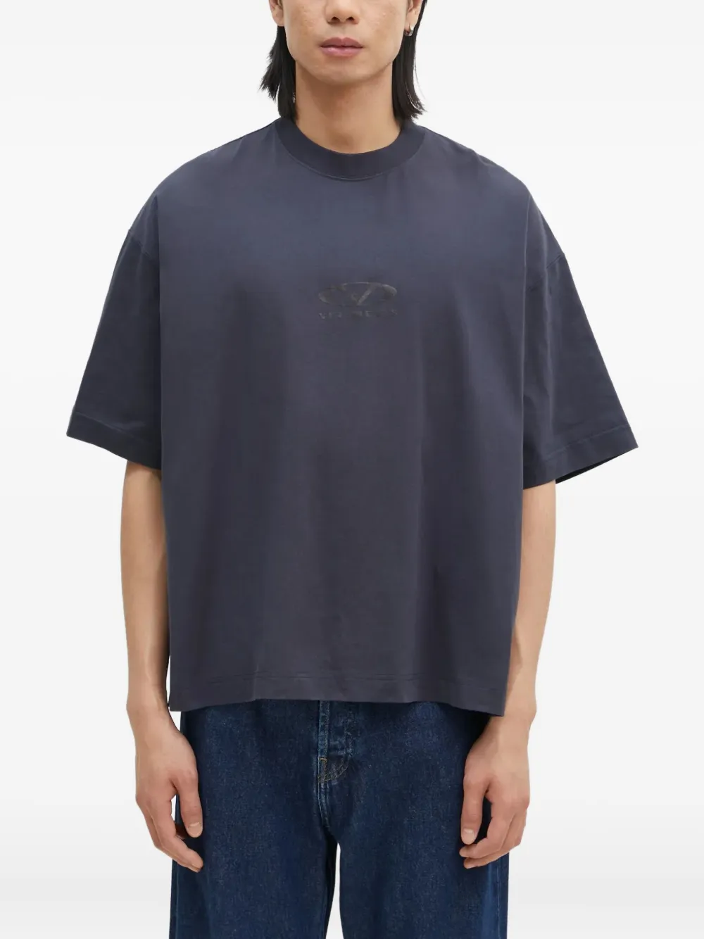 VETEMENTS logo-embroidered T-shirt Blauw