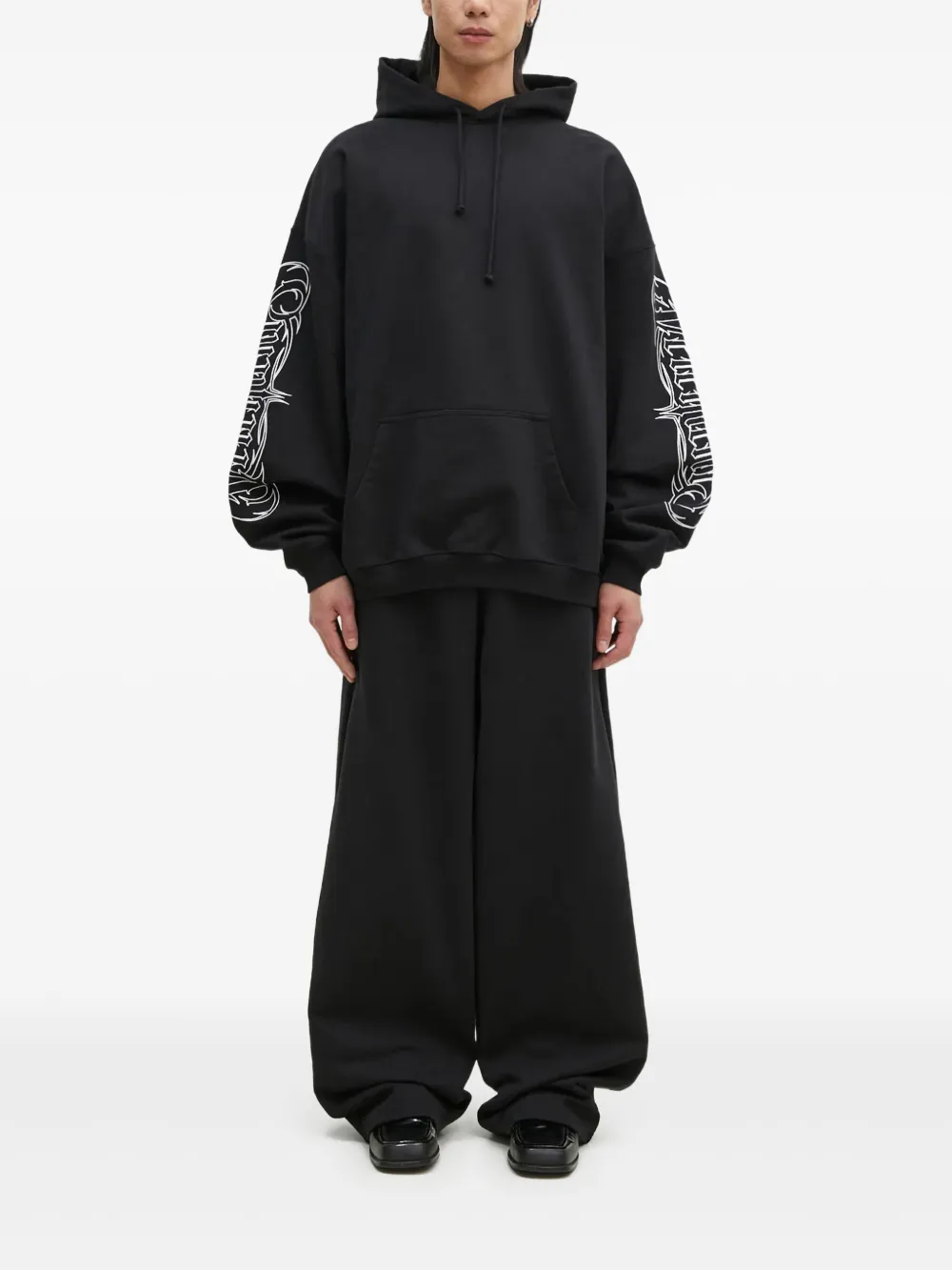 VETEMENTS logo-print hoodie | Black | Image 1