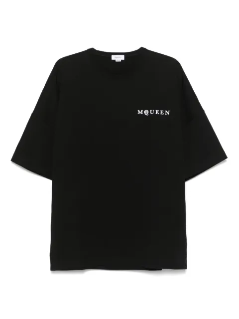 Alexander McQueen playera con logo en relieve