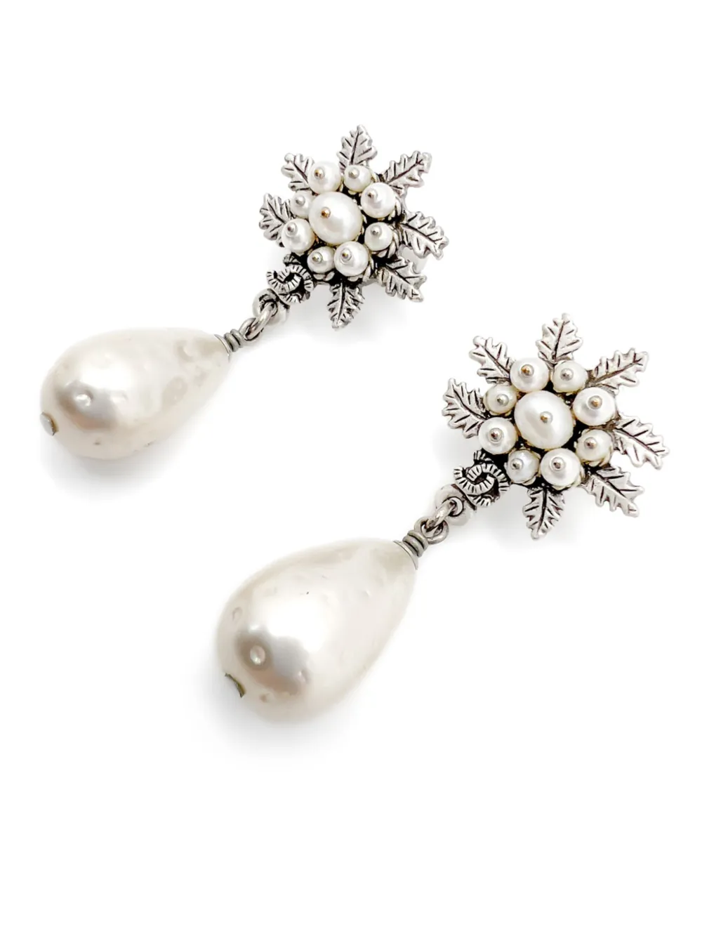 Pre-owned Chanel 2015s Bomb Drop Earrings In Silver