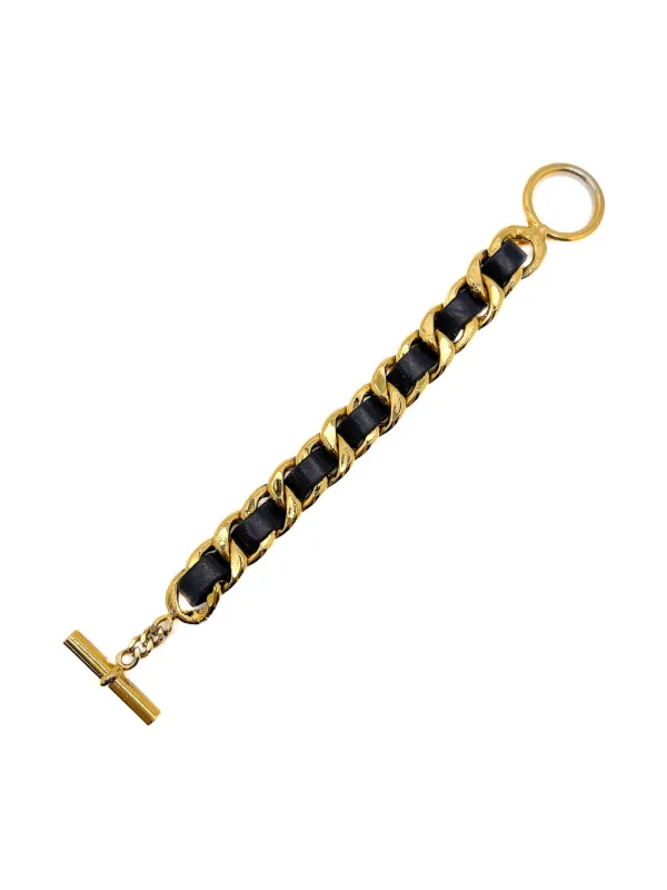 CHANEL チェーンブレスレット ゴールド ブラック シャネル 】レザーを編み込んだチェーンブレスレットを二重巻きに