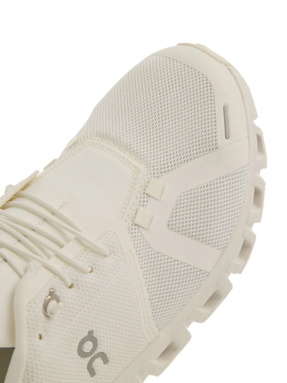 On Running Cloud 6 sneakers White