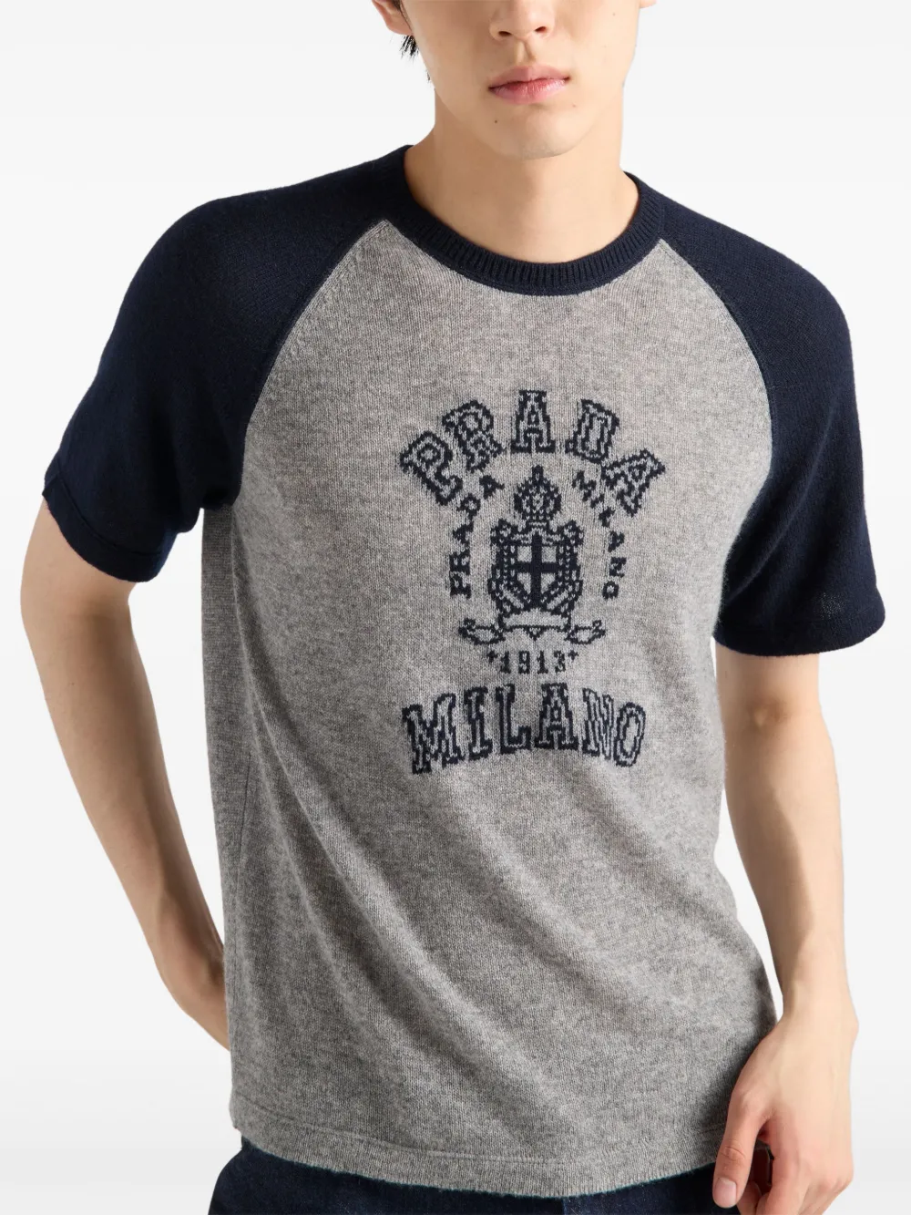 Prada T-shirt met logo intarsia Grijs