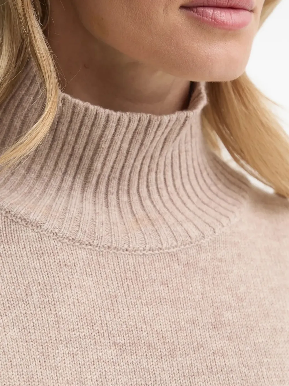 Gestuz Turtleneck Balloon-sleeve Sweater In Neutral