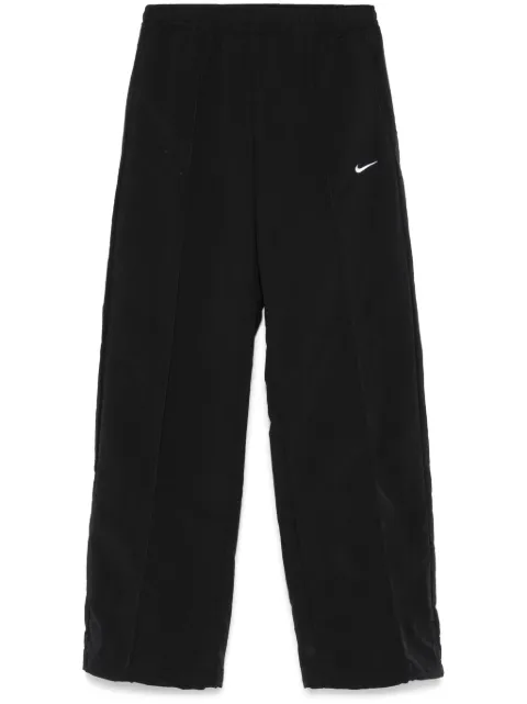 Nike Pantaloni sportivi con dettaglio Swoosh