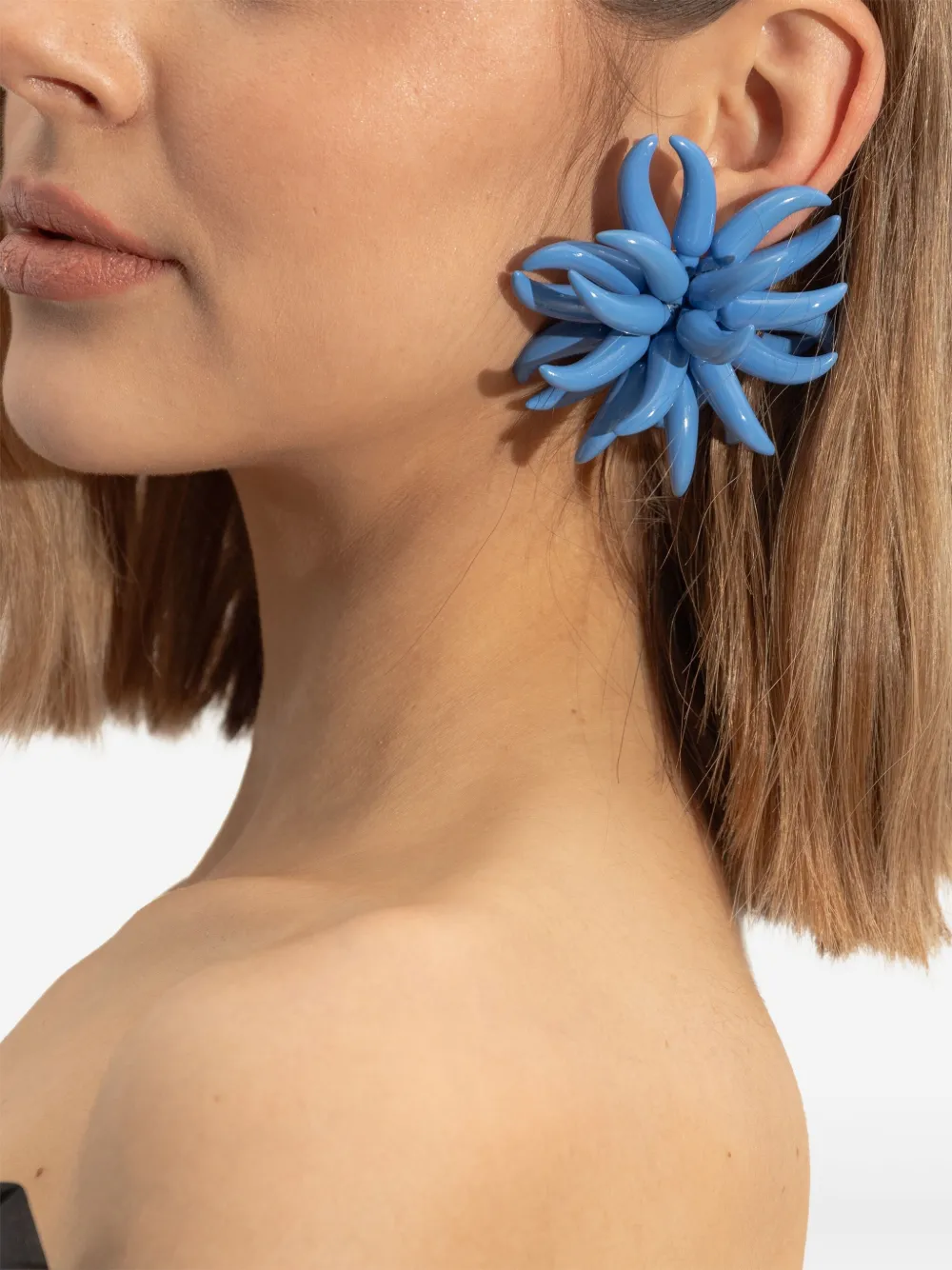Cult Gaia Eleeana stud oorbellen - Blauw