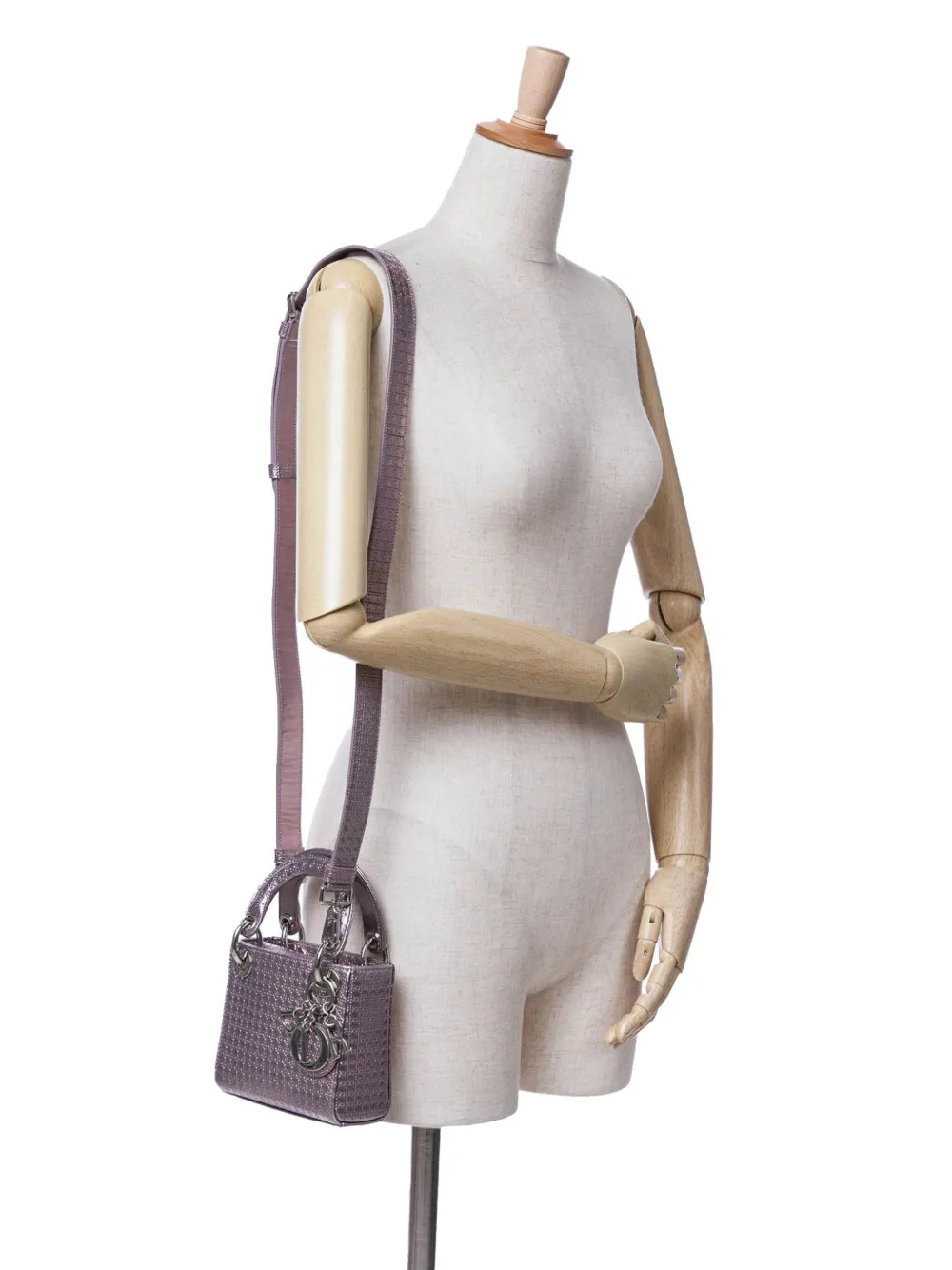 Christian Dior Pre-Owned شنطة 'ليدي ديور' لامعة صغيرة بخياطة كاناج وحمالة كتف 2015 | كلاسيكيات | Image 2