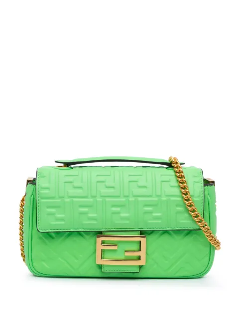 Fendi Pre-Owned bolsa de hombro Zucca Embossed Leather Chain Midi baguette 2010-2024