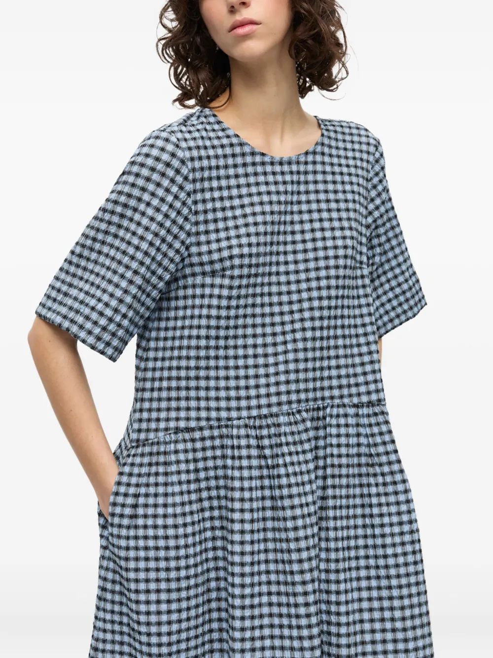 GANNI Geruite seersucker midi-jurk Blauw