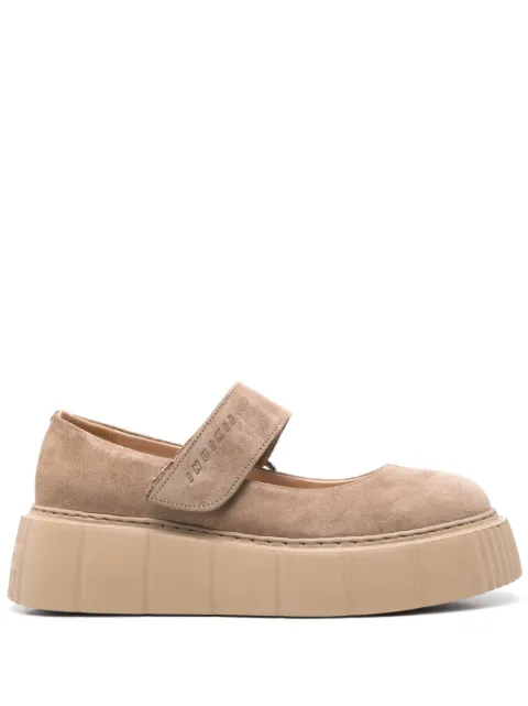 Inuikii flats con logo en relieve