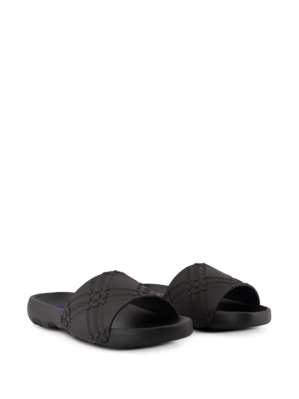 Burberry Embossed Check Dive Slides | Black | FARFETCH AZ display picture 3