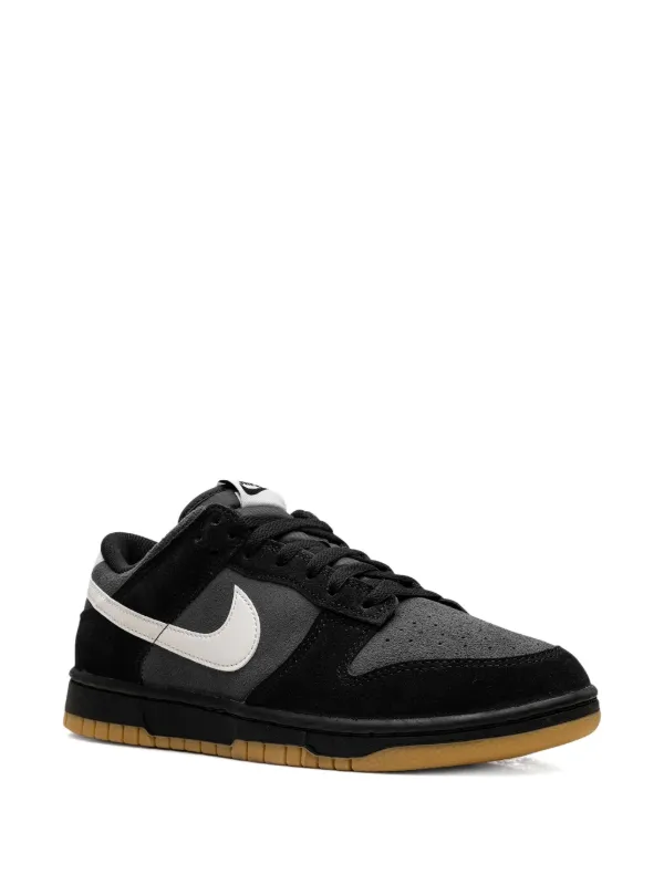 Nike Dunk Low SE “Black/Grey/Gum” スニーカー | ブラック | FARFETCH JP