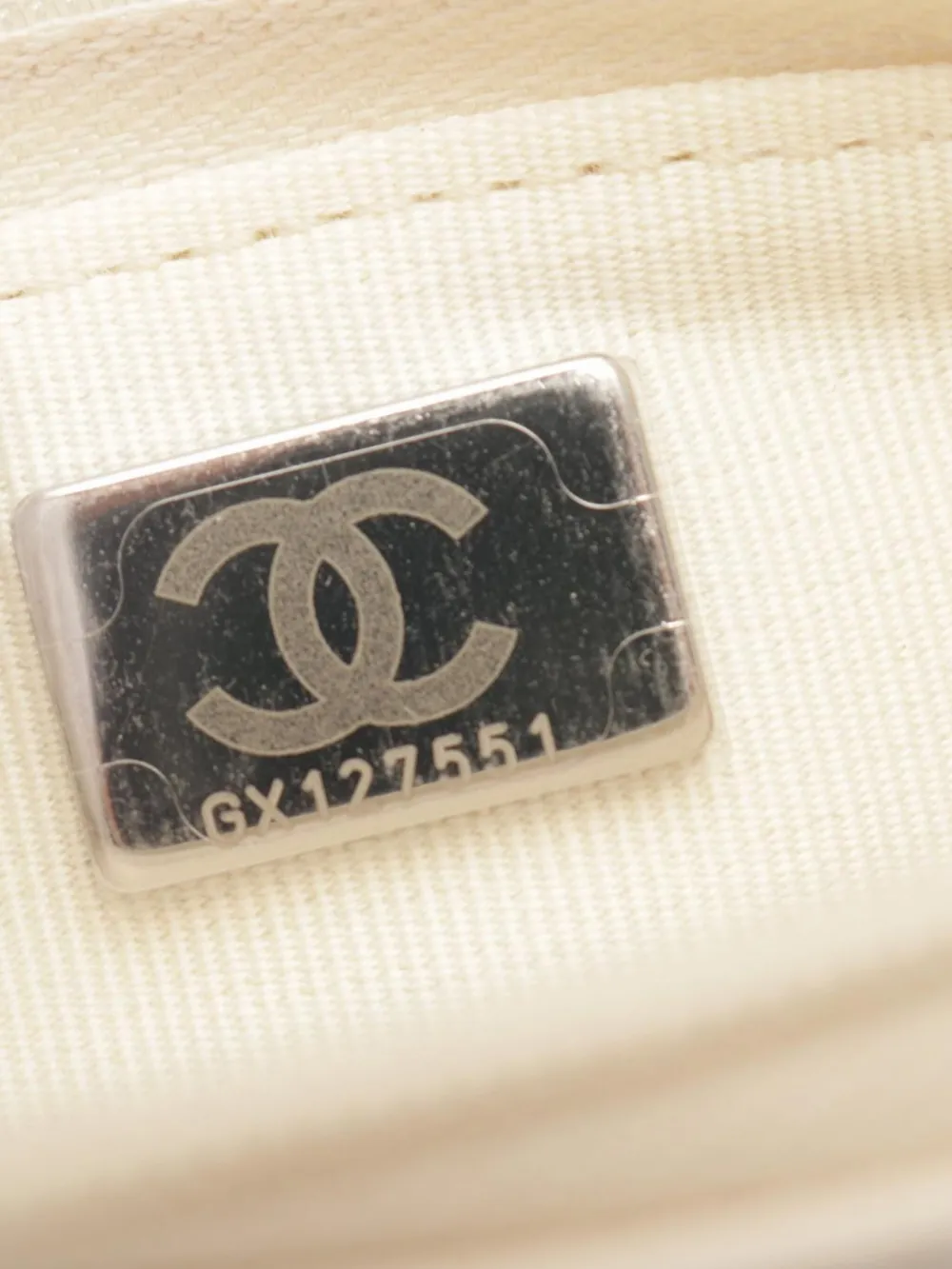 Pre-owned Chanel 2021 Chevron Chain Wallet In Neutrals