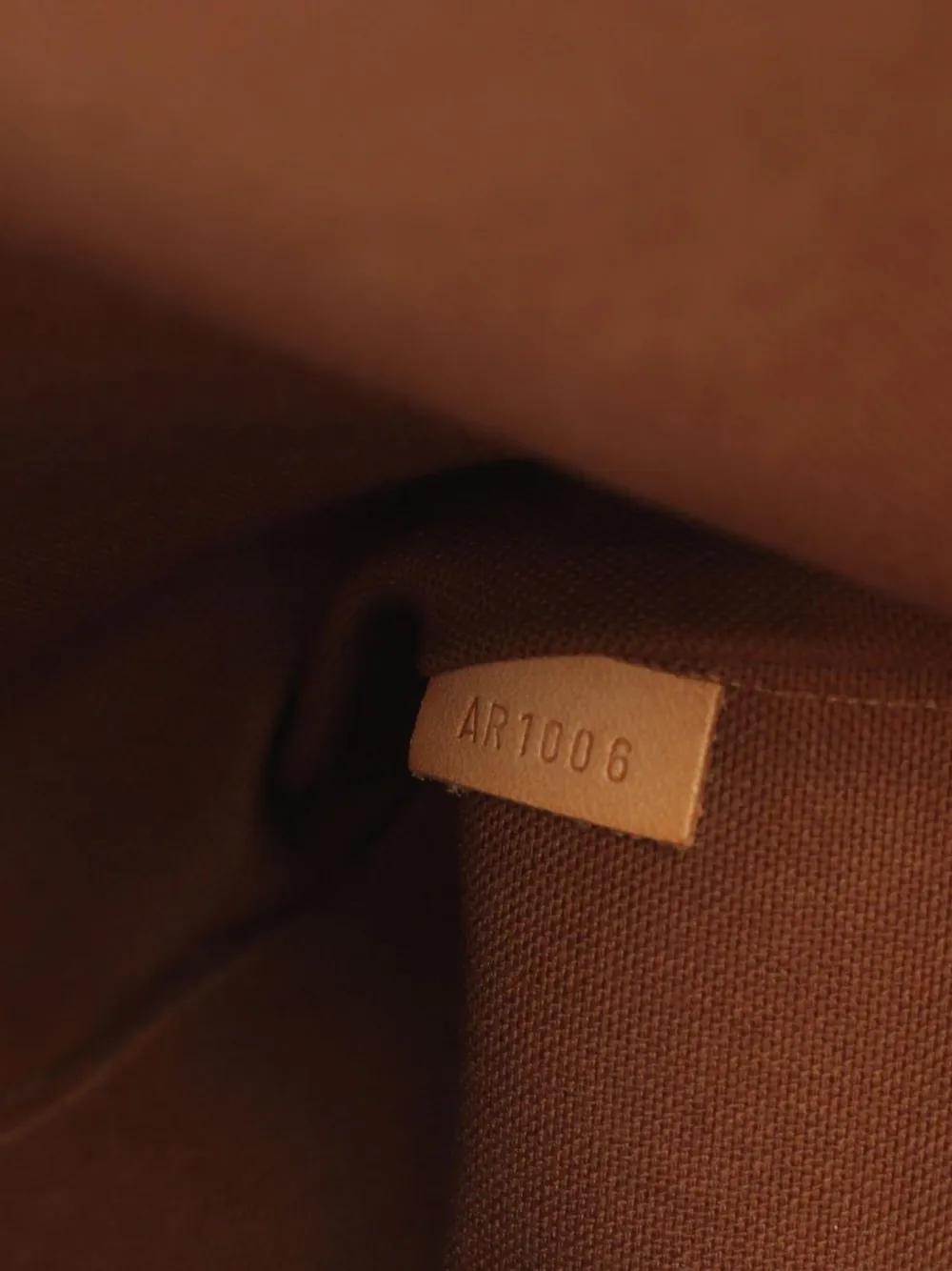 Pre-owned Louis Vuitton 2006 Lockit Horizontal Tote Bag In Brown