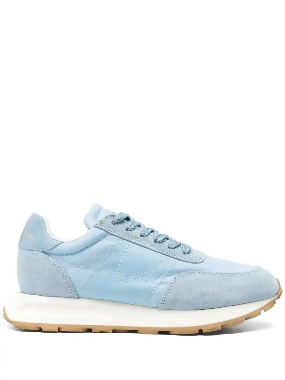 Tour sneakers