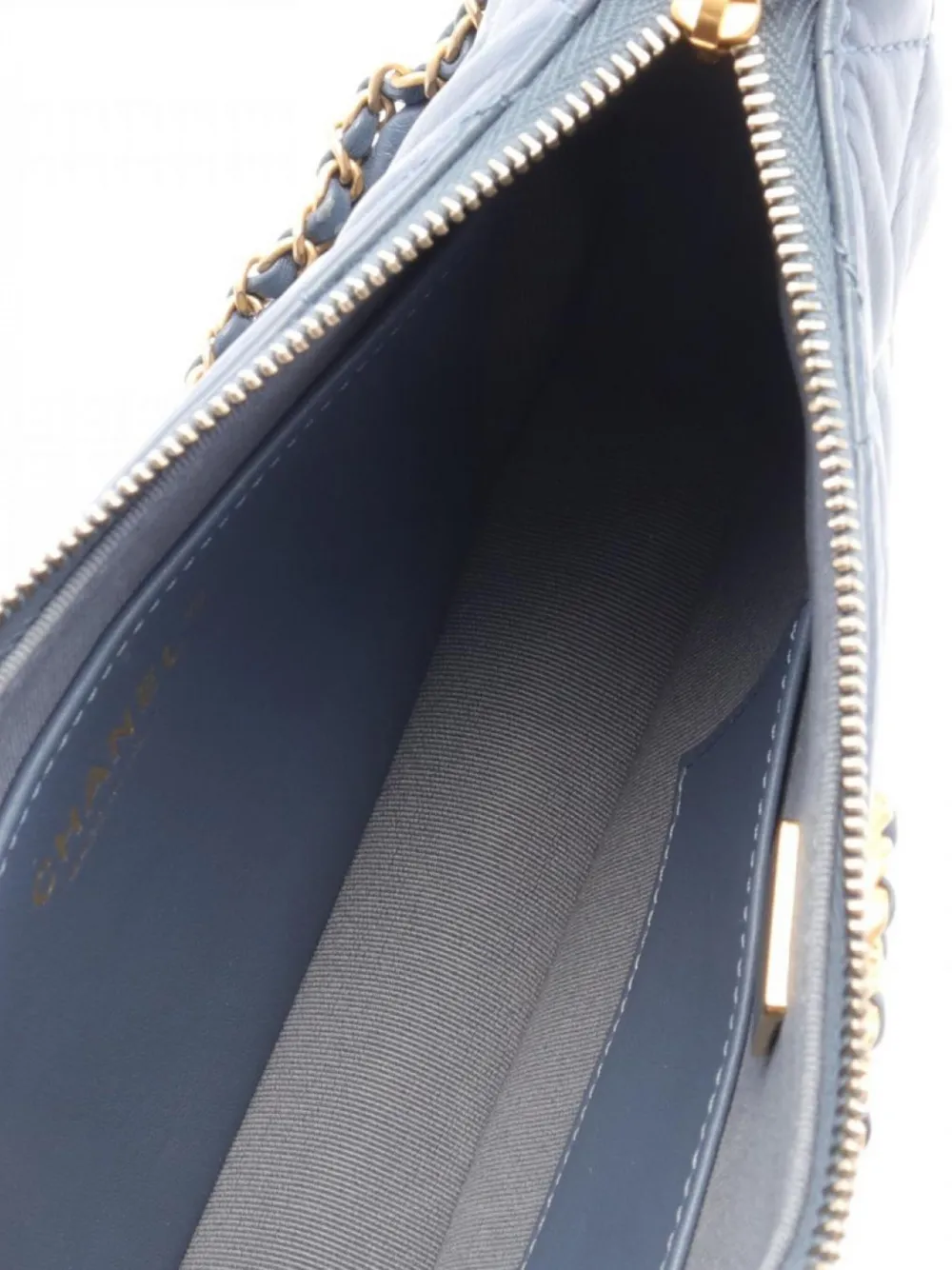 Pre-owned Chanel 2021's 19 Matelasse Shoulder Bag In Blue