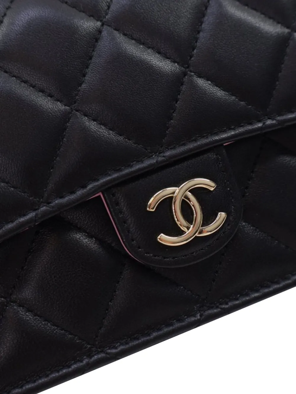 CHANEL Pre-Owned 2021-2024 gewatteerde lamsleren tweekleurige tas voor telefoon met ketting en handvat aan de bovenkant - Zwart