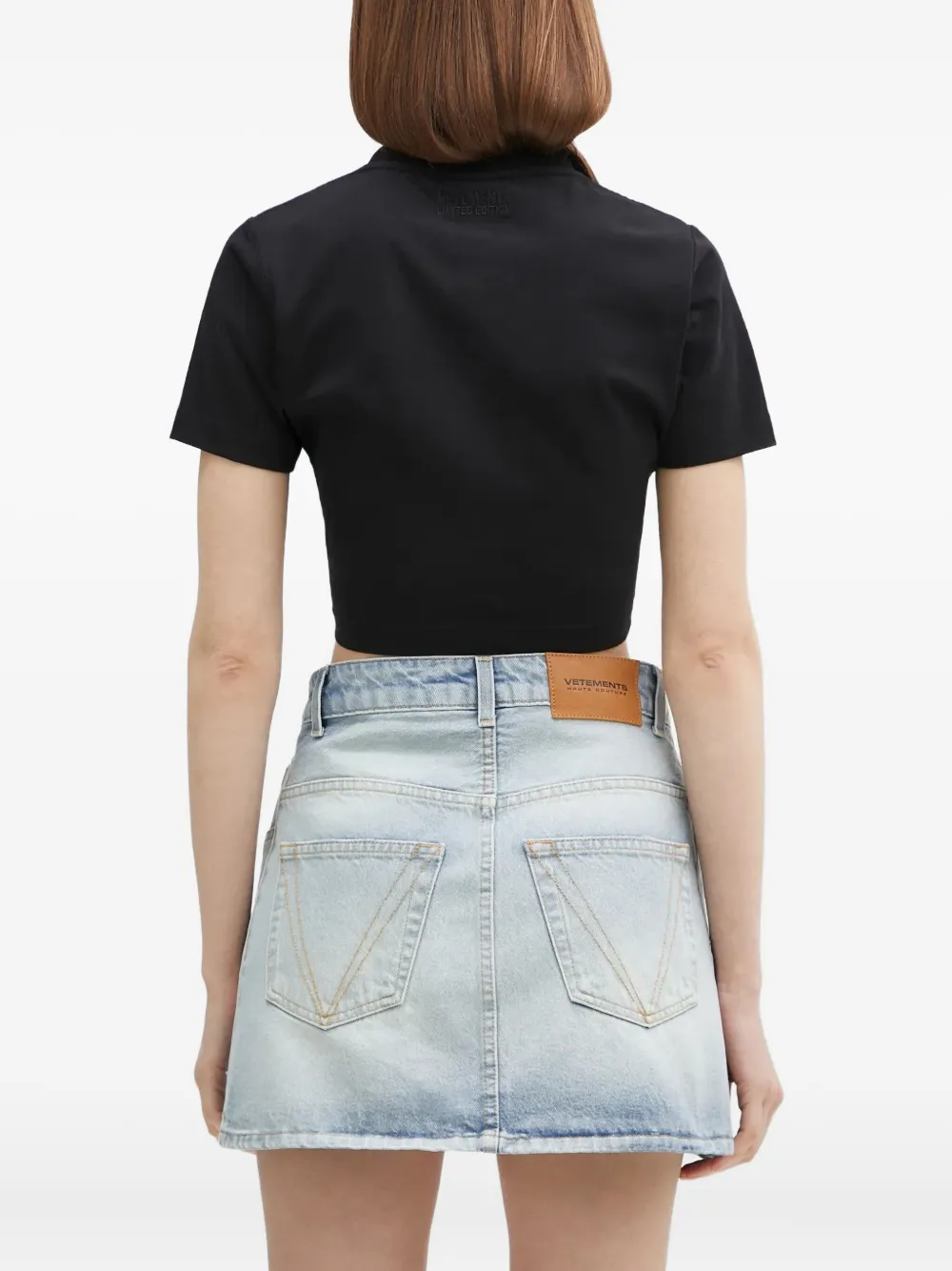 VETEMENTS rhinestone-embellished cropped T-shirt Zwart