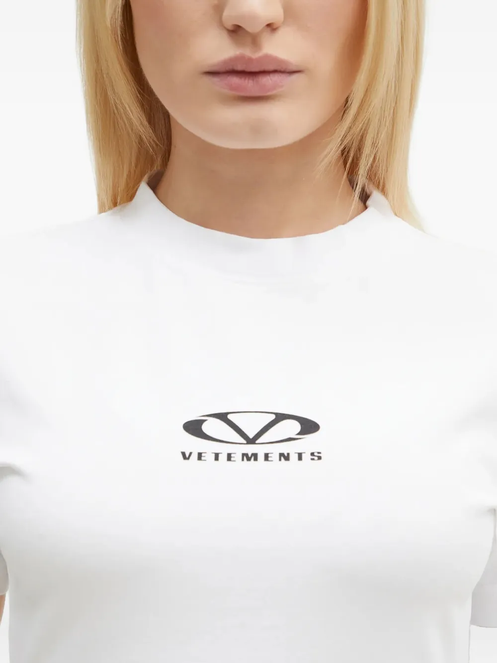 VETEMENTS logo-print short-sleeve T-shirt Wit