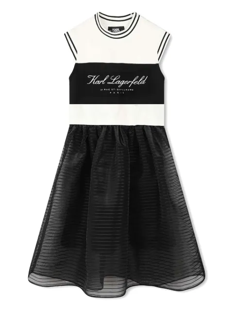 Karl Lagerfeld vestido con diseño de dos tonos