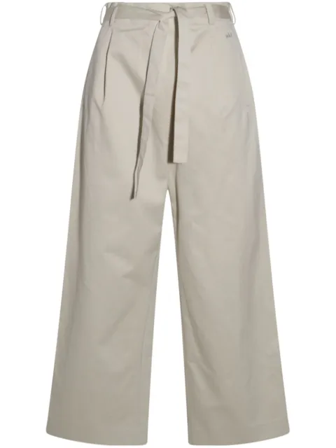 Add pantalones