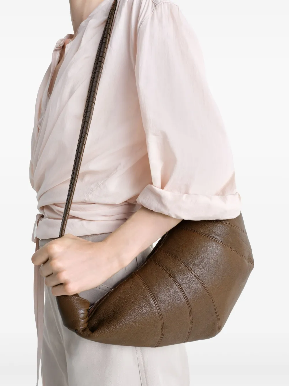 LEMAIRE medium Croissant shoulder bag | Men | Image 2