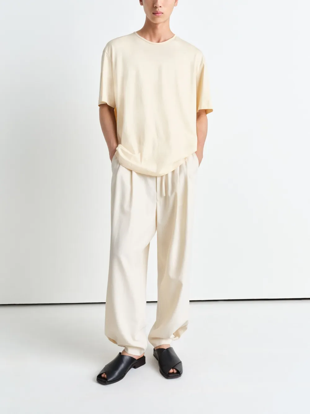 LEMAIRE Ruimvallend T-shirt Beige