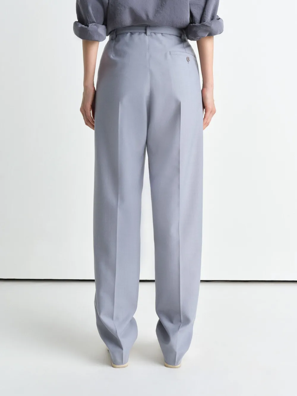 LEMAIRE Pantalon met ceintuur Grijs