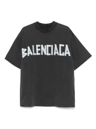【BALENCIAGA】テープタイプロゴ コットンTシャツ Balenciaga Tape Type Tシャツ | ブラック | FARFETCH JP