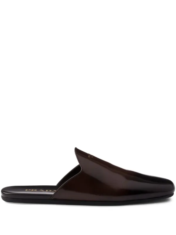 【PRADA】lady's サテン スリッパ スクエアトゥ brown／black Prada ロゴ サテンサンダル | ブラウン | FARFETCH JP