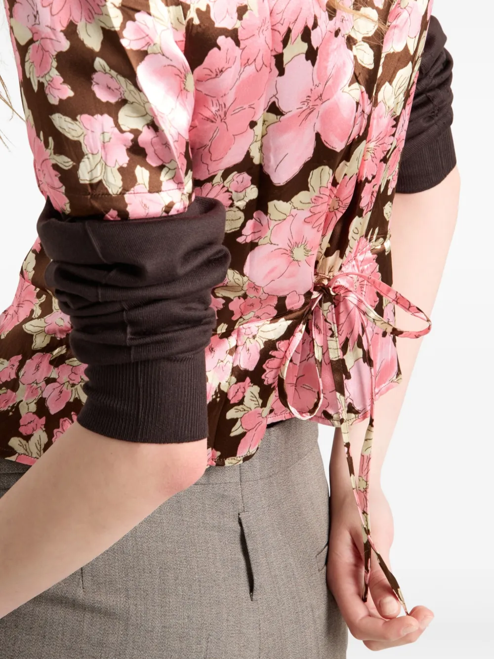 Prada Satijnen blouse met bloemenprint Bruin