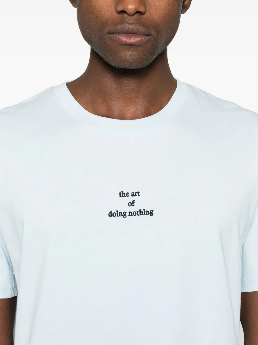 Maison Labiche Popin The Art Of Doing No gots T-shirt Blauw