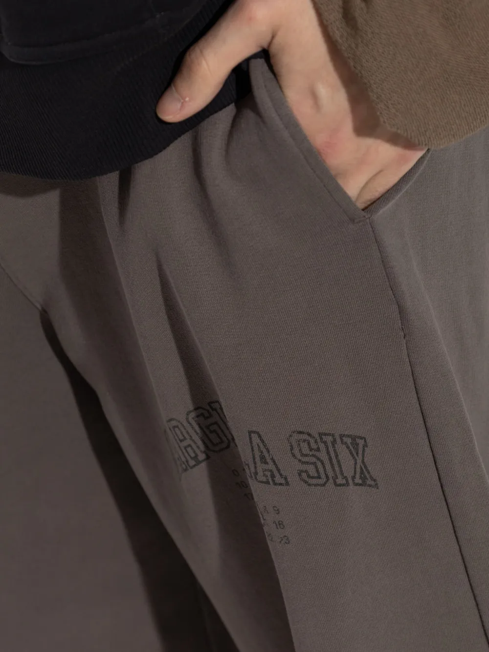 MM6 Maison Margiela ワイド トラックパンツ | ブラウン