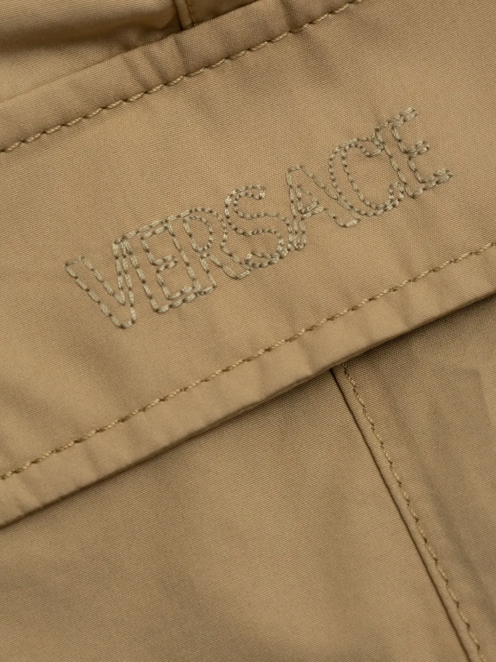 Versace Kids Katoenen shorts met gestikt logo Bruin