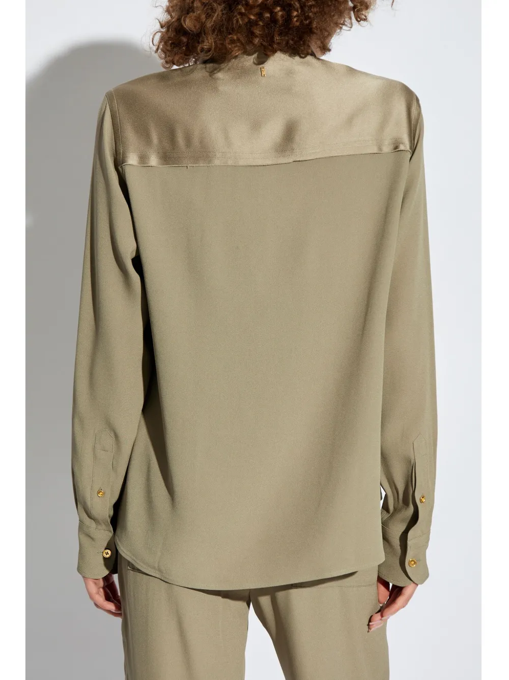 AMI Paris Blouse met puntige kraag Beige