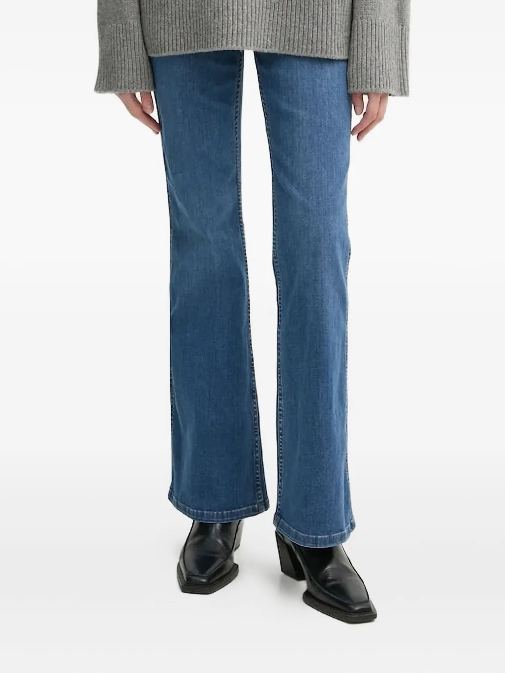 Gestuz Logo-patch Jeans In Blue