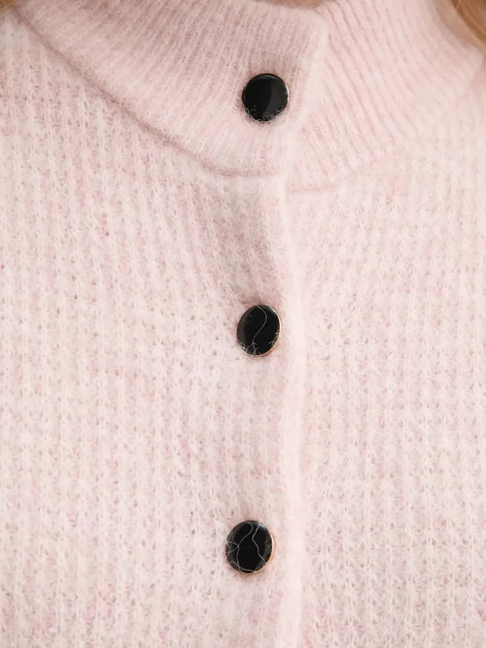 Gestuz Short-sleeve Button Cardigan In Pink