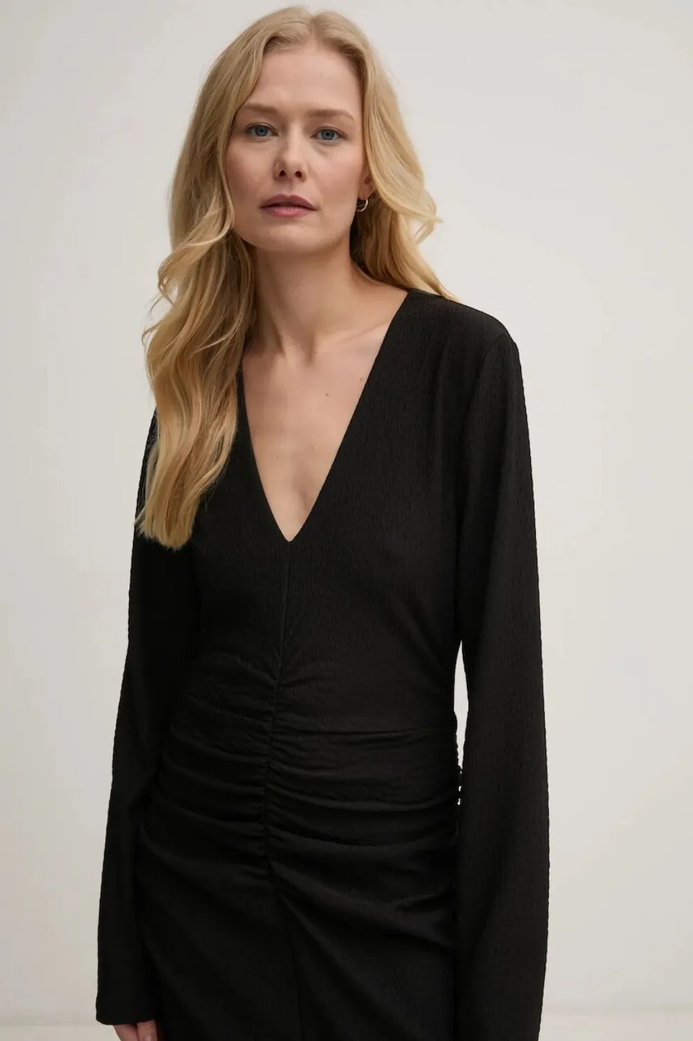Gestuz v-neck ruched dress - Schwarz