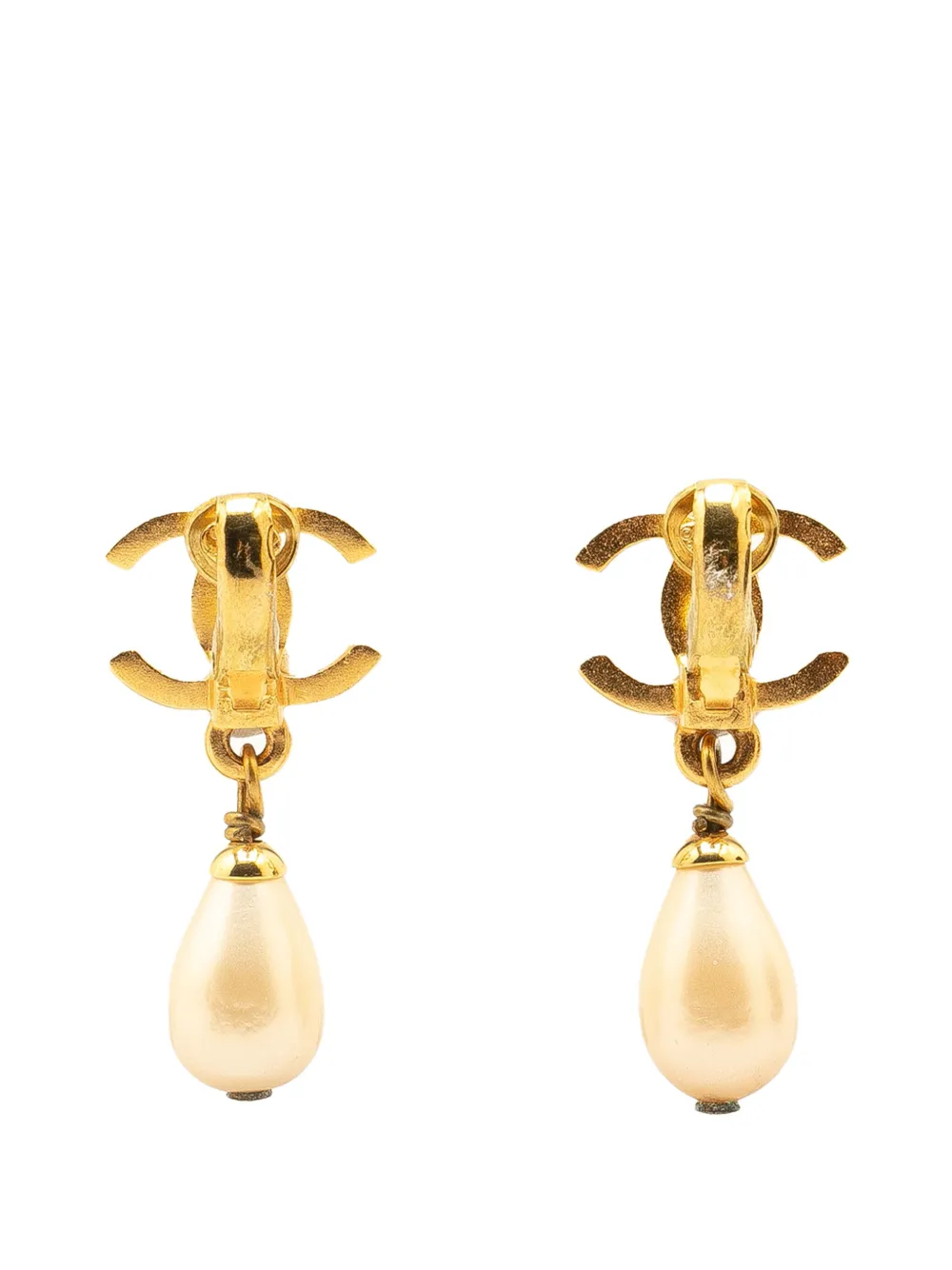 CHANEL Pre-Owned 1995 Gold Plated CC Faux Pearl Drop Clip on Earrings costume earrings - Goud