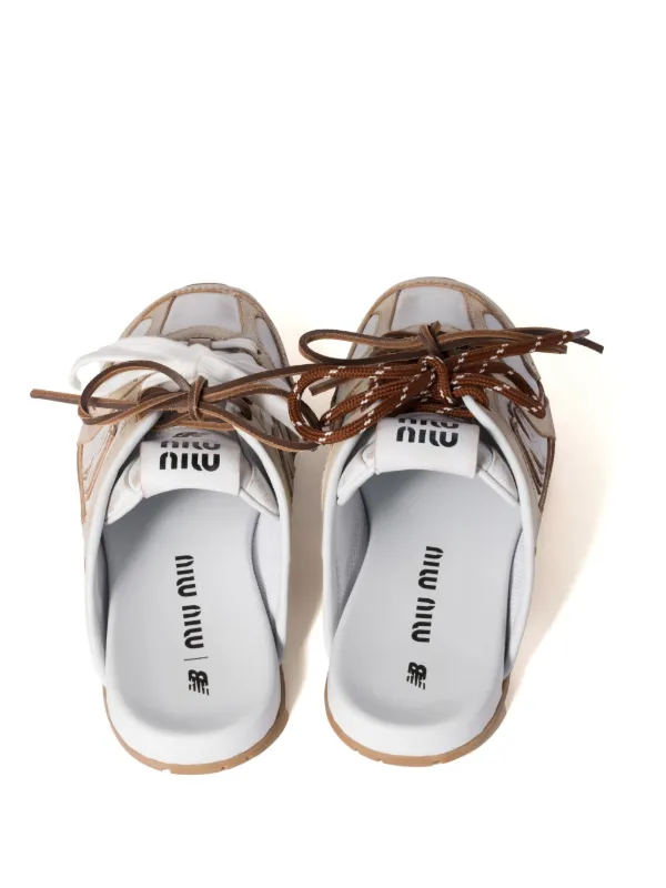 無料クーポン配布 アプリ Miu Miu x New Balance ミュール | ニュートラル | FARFETCH JP 靴