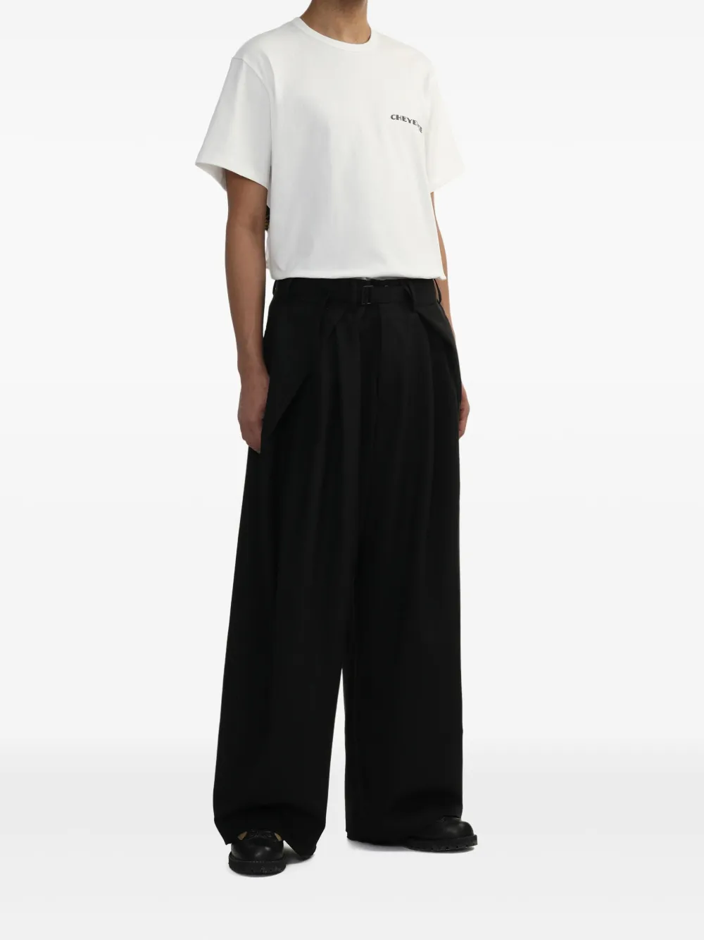 KHOKI pleat-detailing trousers - Zwart