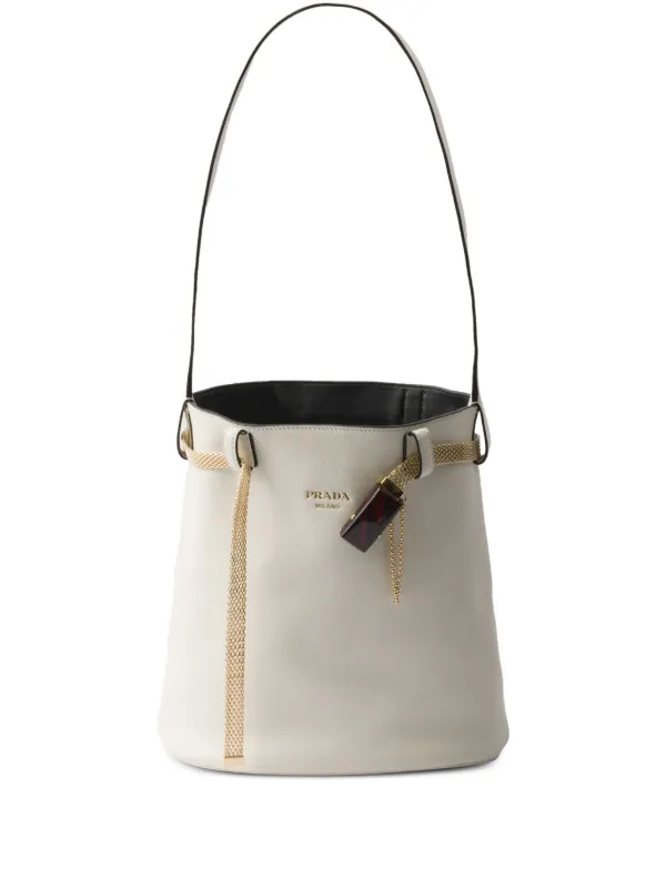 Prada バックル バケットバッグ | ホワイト | FARFETCH JP