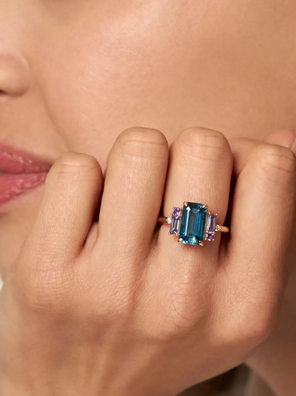 9K YELLOW GOLD CLAUDIE MULTI-STONE RING