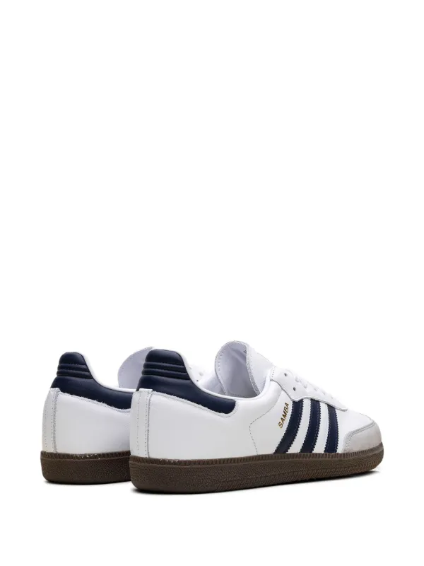 Adidas Samba OG “White/Navy/Gum” スニーカー | ホワイト | FARFETCH JP
