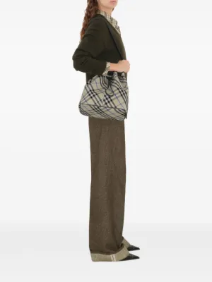 ぶんぶん　　Burberry ミニTBバケットバッグ BURBERRY バーバリー MINI TB BUCKET BAG ミニTB バケットバッグ
