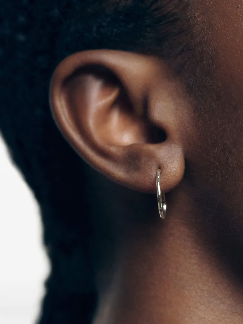 Monica Vinader 14K white gold small Siren hoops | Fine Jewelry | Image 2