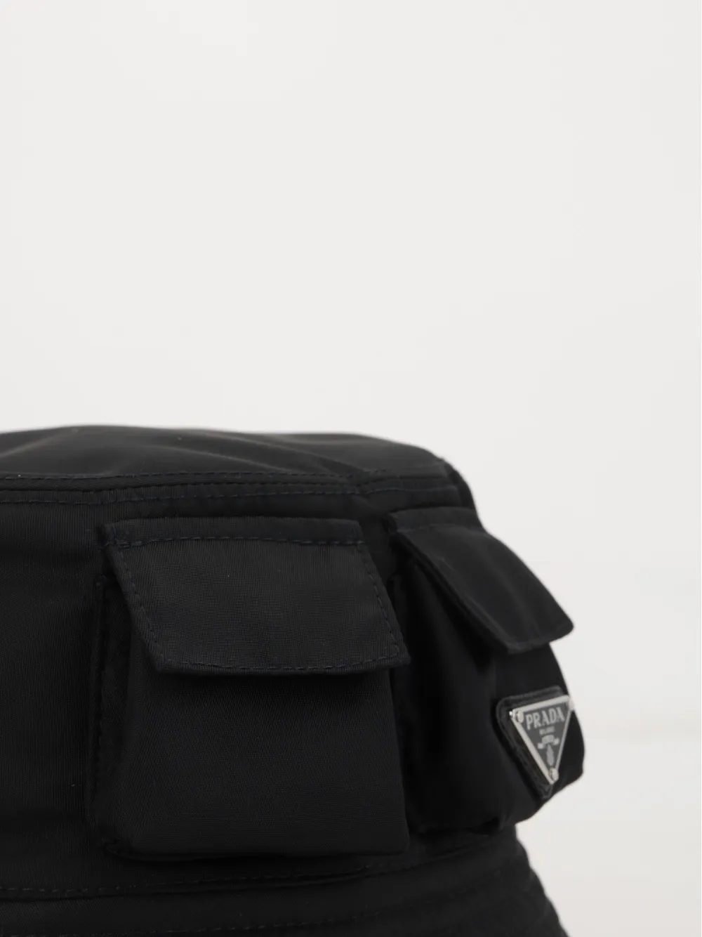 Prada Vissershoed met zak-detail Zwart